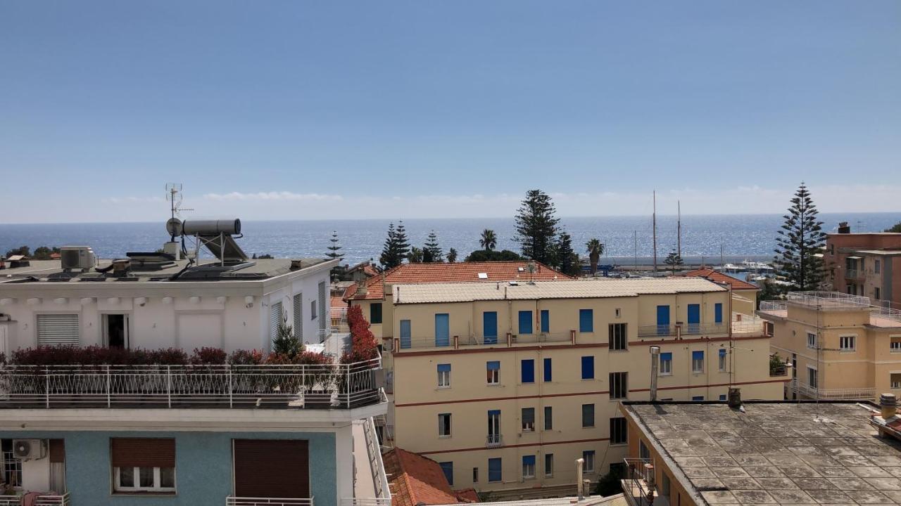 Da Mariella Case Vacanza - Bilocale Sunset Vista Mare San Remo Buitenkant foto